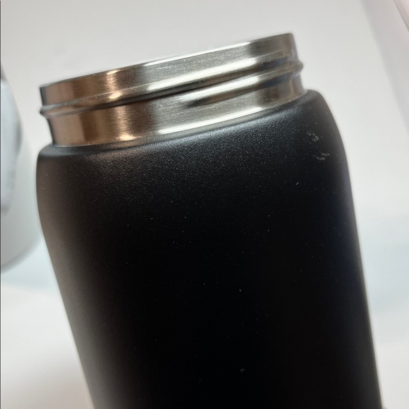 New! 2 Owala 32 oz FreeSip Spout Insulated Water Bottle 2 Bases ONE Lid SET - Picture 5 of 5